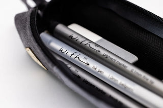 Grayscale Drawing Set including Case / With