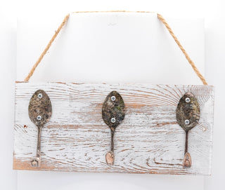 Rustic Wall Mounted Key Hanger / Ed Lane